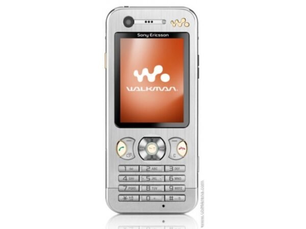 W890