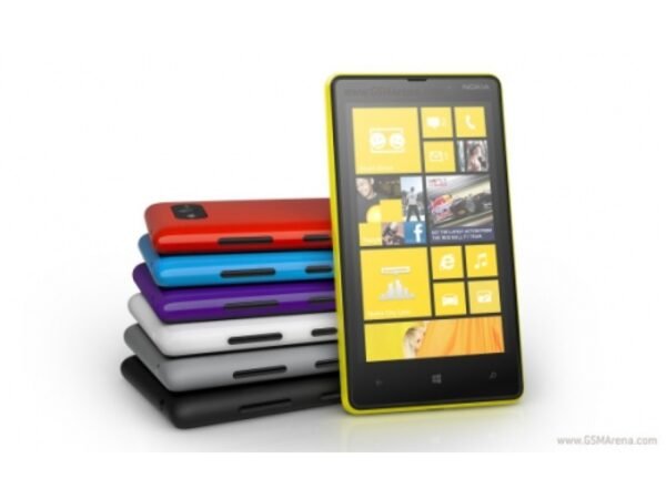 ⁦Lumia 820⁩ - الصورة ⁦2⁩